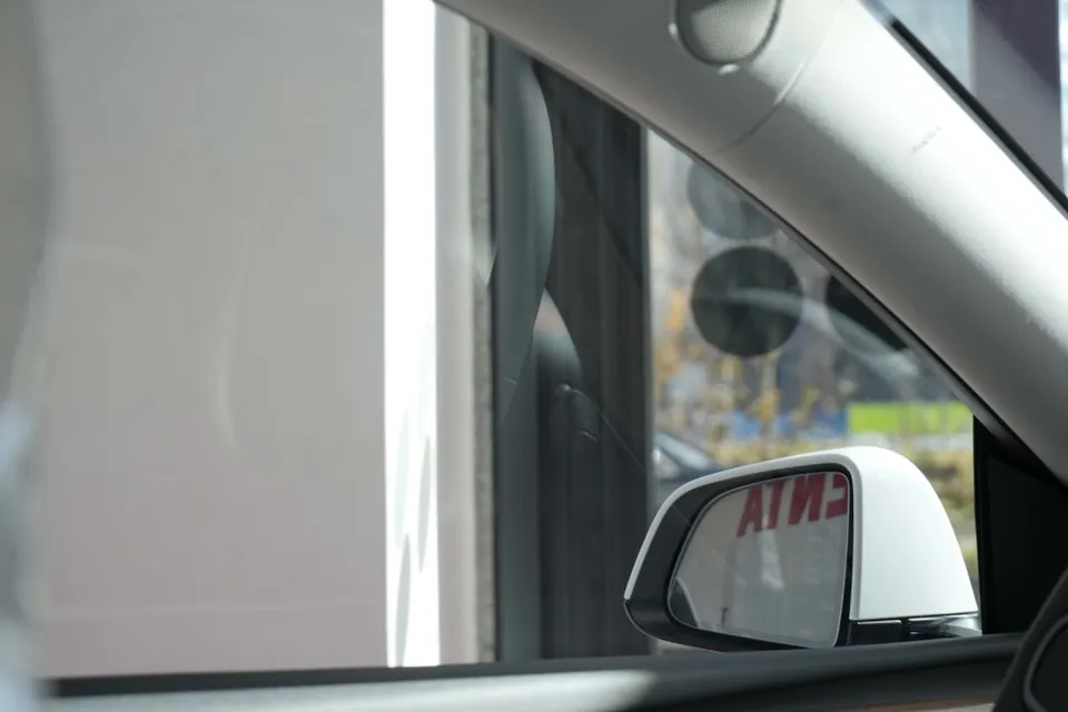 Tesla Model Yのカーフィルム施工事例|費用目安・仕上がり 施工写真 3-3