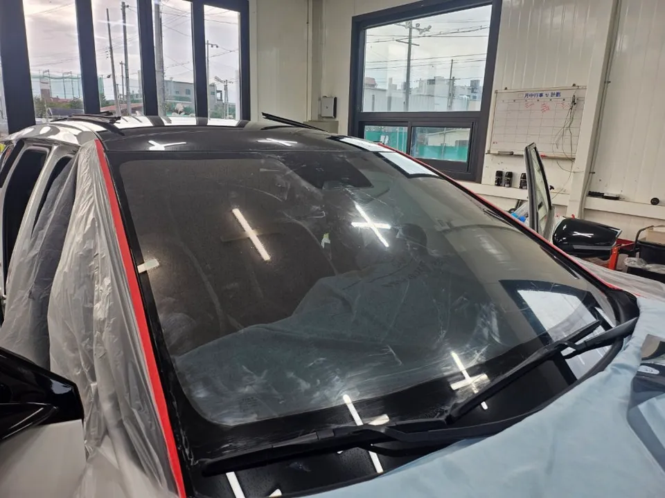 Kia EV6のカーフィルム施工事例|断熱・UVカット効果 施工写真 1-3