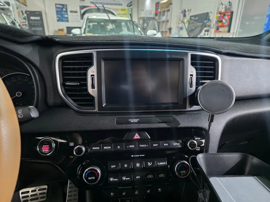 Kia Sportage QL android head unit - Kia Sportage QL Android Head Unit Review — Before & After photo 4