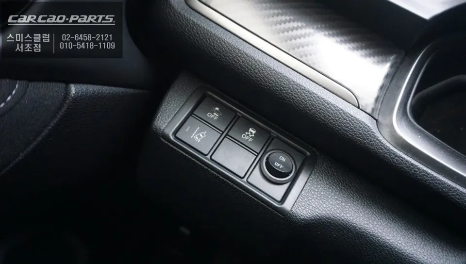 Lexus LXのドライブレコーダー取付事例 施工写真 4