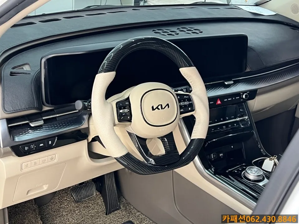 Kia Carnival KA4 steering wheel - Kia Carnival KA4 Steering Wheel Customization Review photo 4