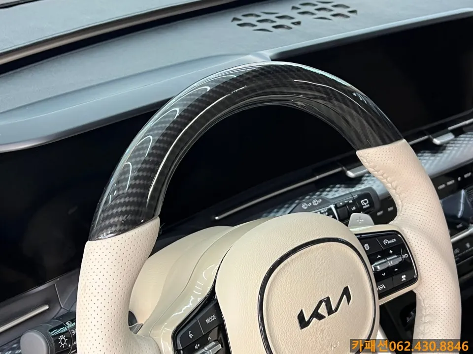 Kia Carnival KA4 steering wheel - Kia Carnival KA4 Steering Wheel Customization Review photo 5