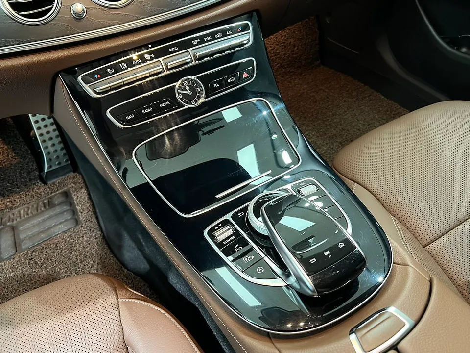 Mercedes-Benz E-Class W213 vinyl wrap - Mercedes-Benz E-Class W213 Vinyl Wrap Review: Cost & Results photo 4