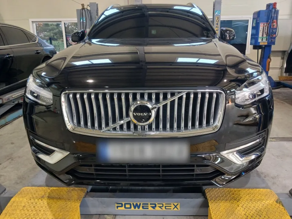 BMW X7 Wheel Repair & Refinishing Review — Diamond Cut Restored photo 2