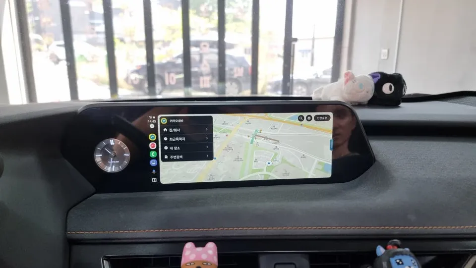 Lexus UXのAndroid Auto・CarPlay取付事例 施工写真 1-2