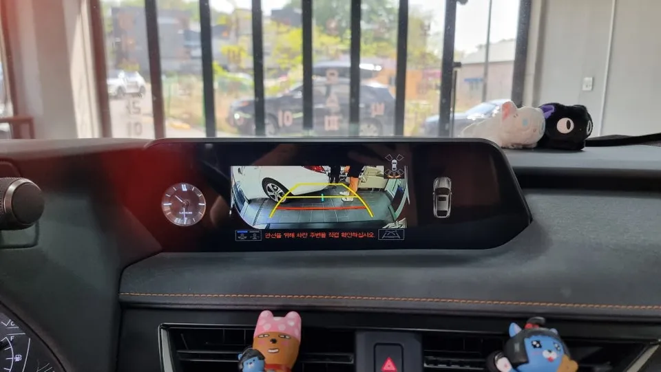 Lexus UXのAndroid Auto・CarPlay取付事例 施工写真 2-2