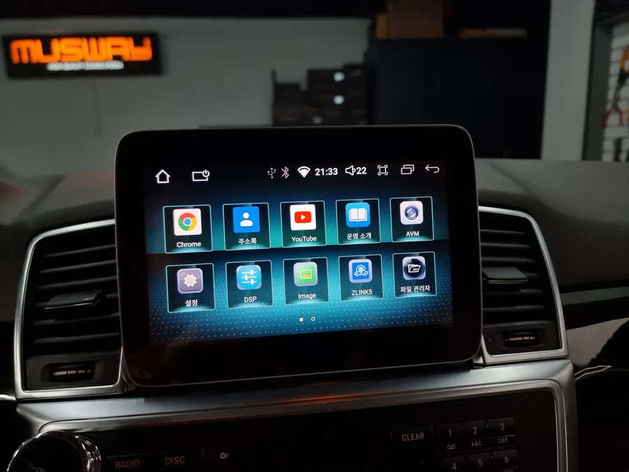 Mercedes-Benz ML 350のAndroid Auto・CarPlay取付事例 施工写真 4-2