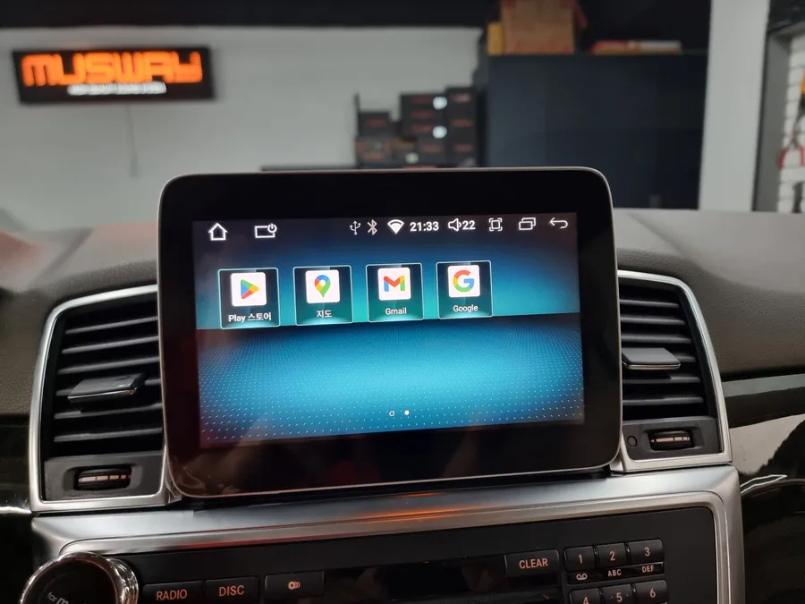 Mercedes-Benz ML 350のAndroid Auto・CarPlay取付事例 施工写真 1-3
