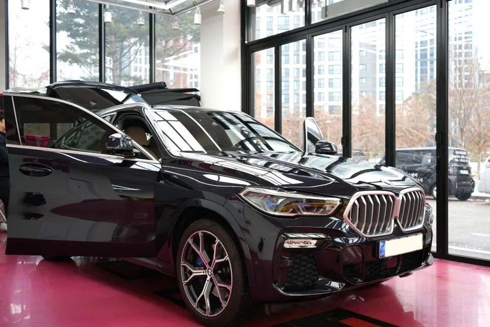BMW X6 dash cam - BMW X6 Dash Cam Installation Review — Enhanced Safety photo 5