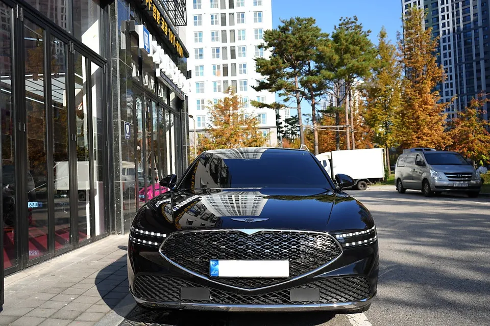 Genesis G90のカーフィルム施工事例｜費用目安・仕上がり 施工写真 1-2