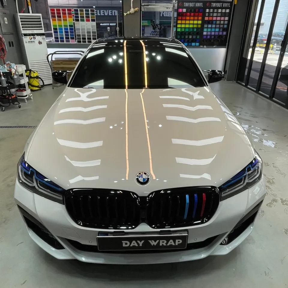 BMW 5 Seriesのカーラッピング事例|費用目安・仕上がり 施工写真 2-2