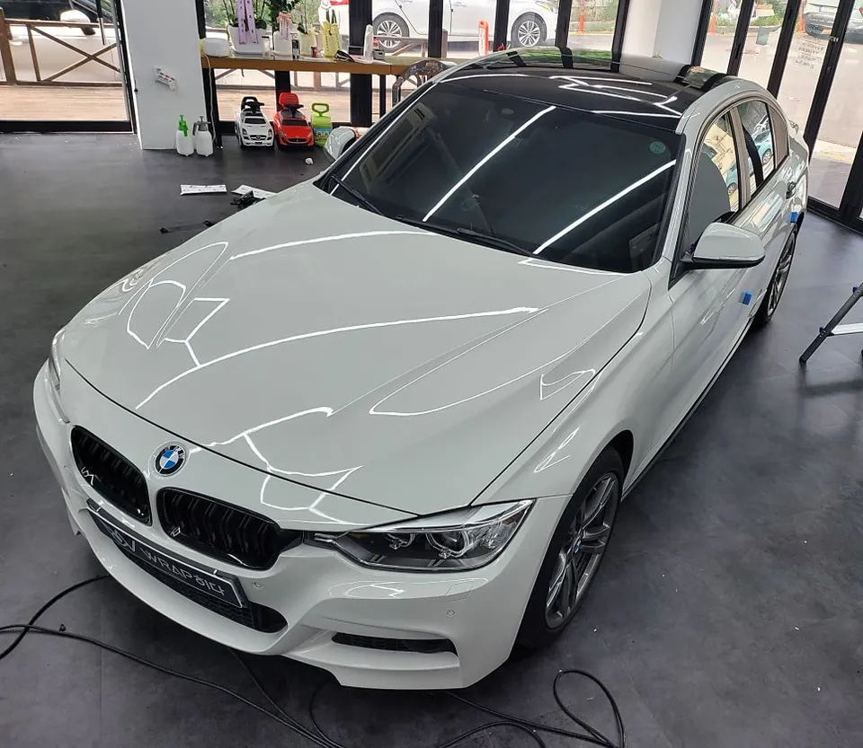 BMW 3 Seriesのカーラッピング事例|費用目安・仕上がり 施工写真 3-3