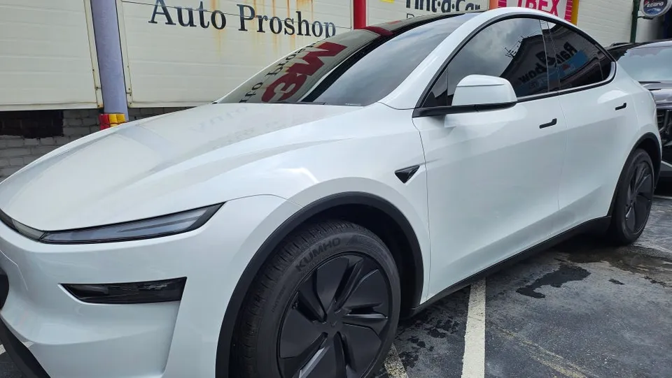 Tesla Model YのPPF施工事例｜費用目安と仕上がり 施工写真 2-2