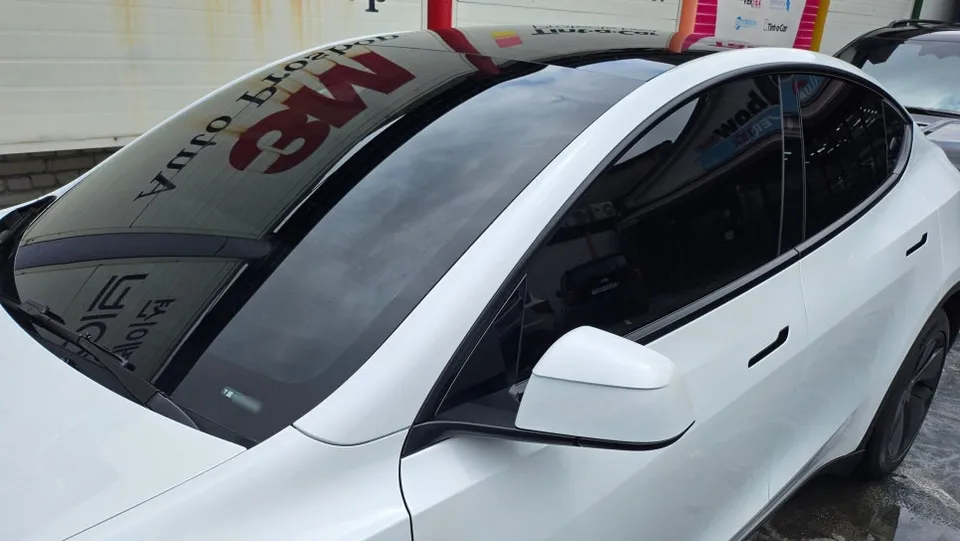 Tesla Model YのPPF施工事例｜費用目安と仕上がり 施工写真 3-2