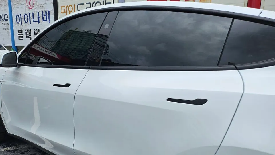 Tesla Model YのPPF施工事例｜費用目安と仕上がり 施工写真 3-3
