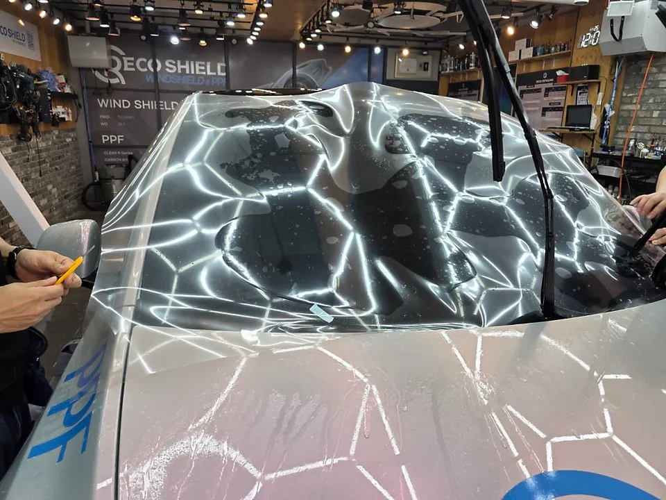 Tesla Model YのPPF施工事例|費用目安と仕上がり 施工写真 1-3