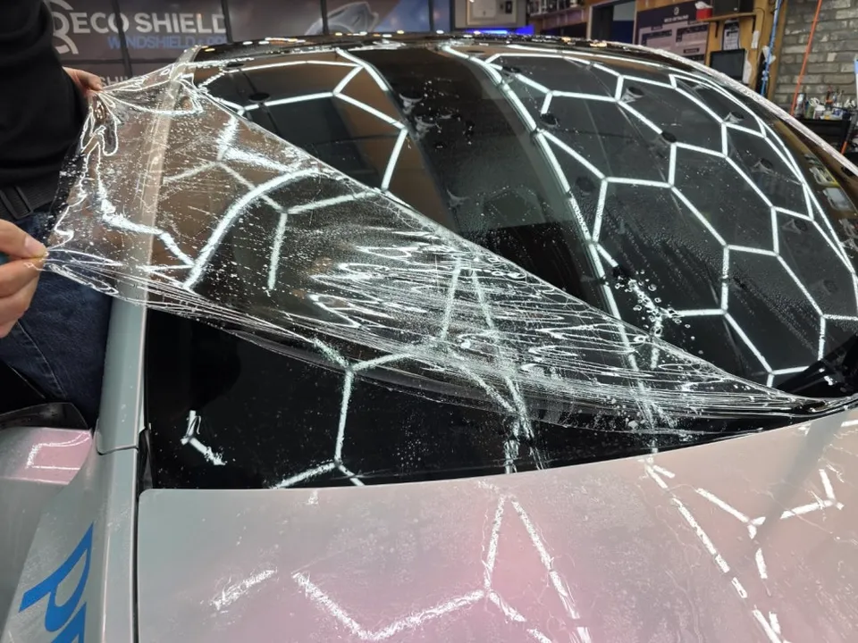 Tesla Model YのPPF施工事例|費用目安と仕上がり 施工写真 2-3