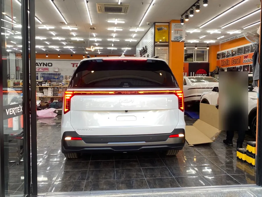 Kia Carnival KA4 window tinting - Kia Carnival KA4 Window Tinting Review: Cost & Results photo 4