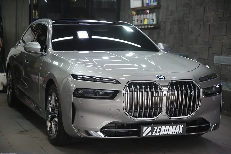 BMW I7 vinyl wrap - BMW I7 Vinyl Wrap Review: Perfect Duotone Replication photo 4