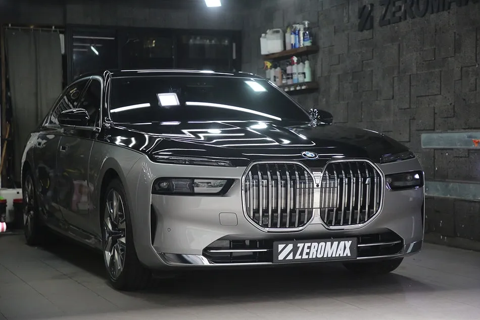 BMW I7 Vinyl Wrap Review: Perfect Duotone Replication After