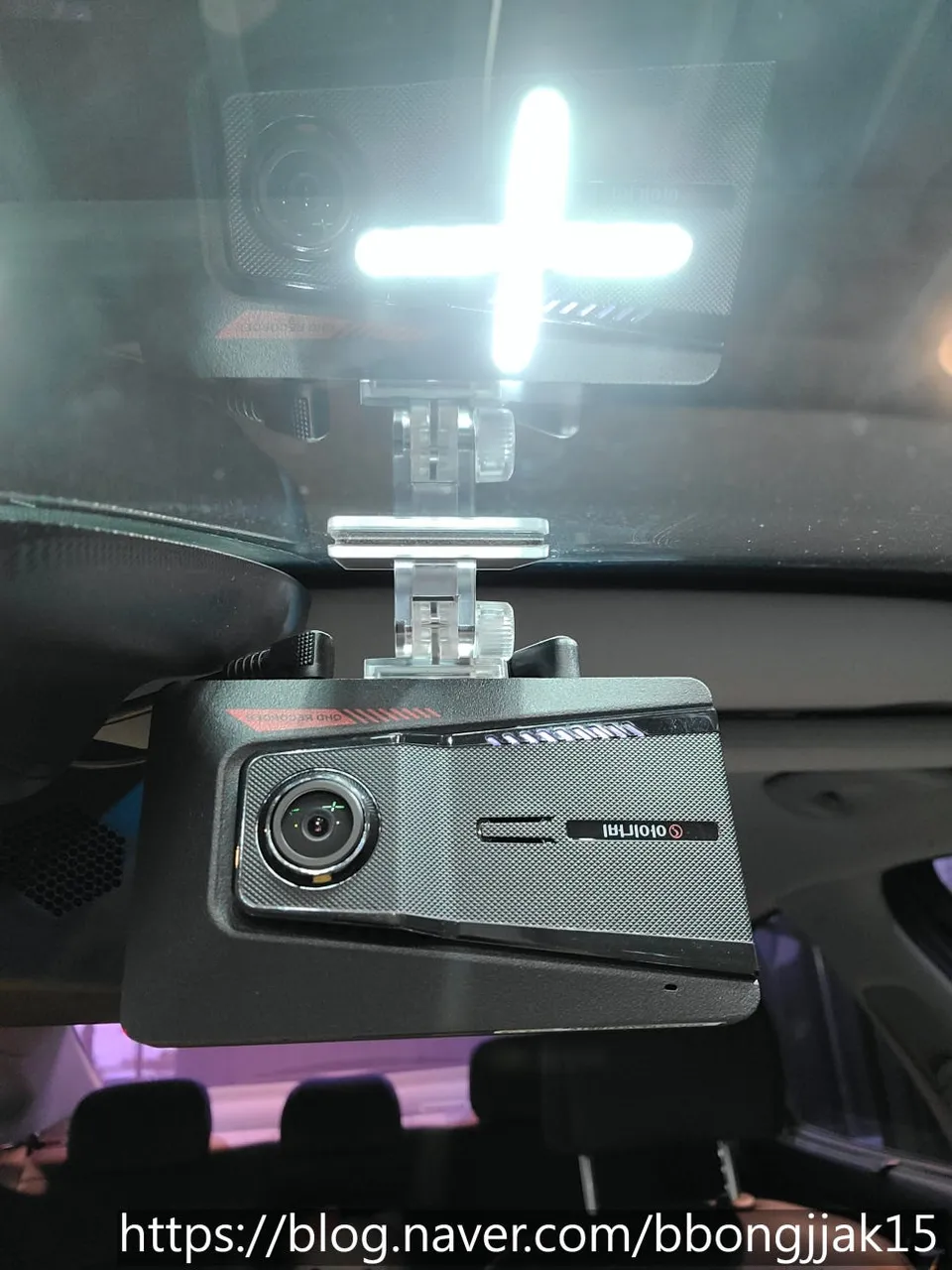 Hyundai Grandeur IG dash cam - Hyundai Grandeur IG Dash Cam Installation Review photo 3