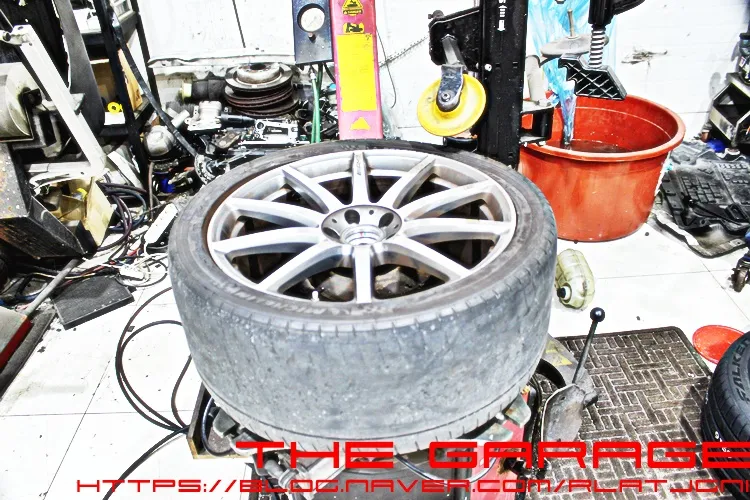 Mercedes-Benz S-Class W222  - Mercedes-Benz S63 AMG Tire Replacement Review photo 5