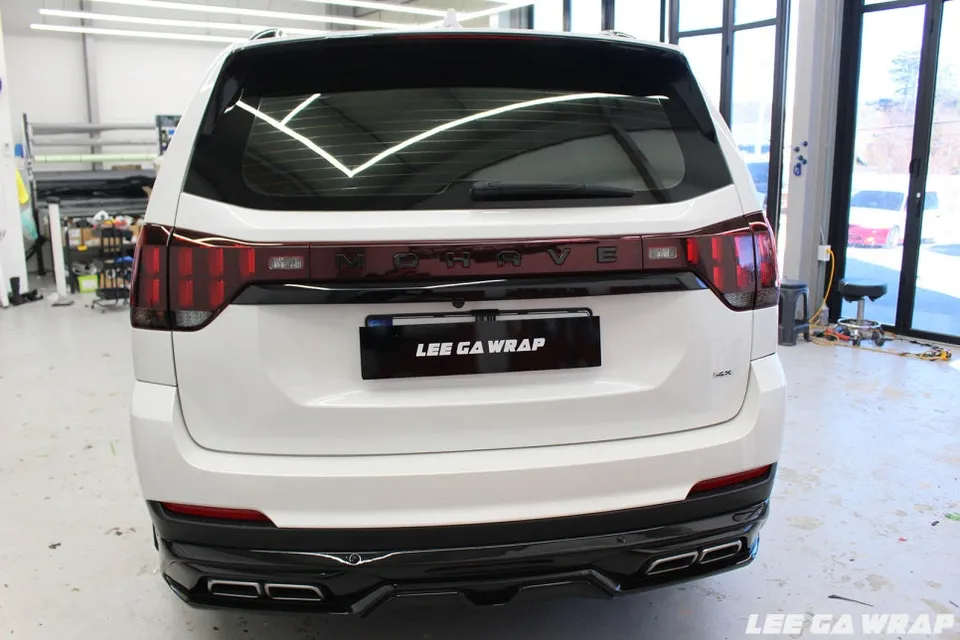 Kia Mohave The Masterのカーラッピング事例|費用目安・仕上がり 施工写真 2-1