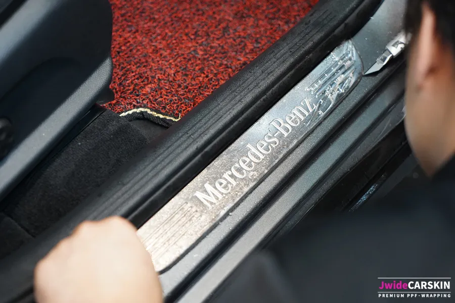 Mercedes-Benz GLC 250d ppf - Mercedes-Benz GLC 250d PPF Review: Door Step Protection photo 4