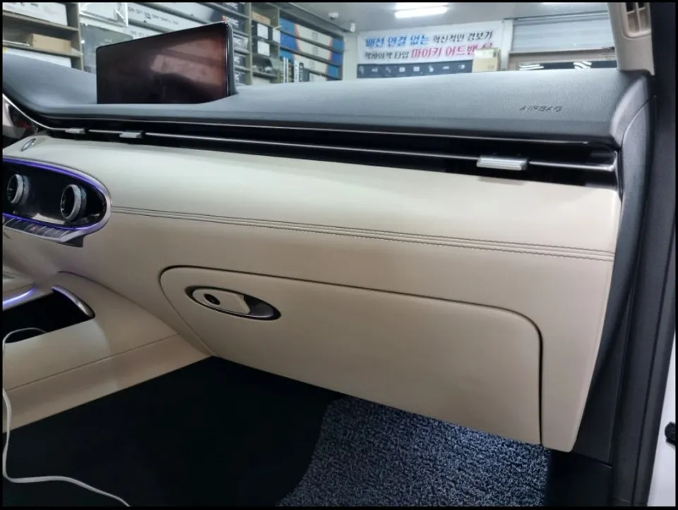 Genesis GV70 ambient lighting - Genesis GV70 Ambient Lighting Review — DMX Acrylic Upgrade photo 3