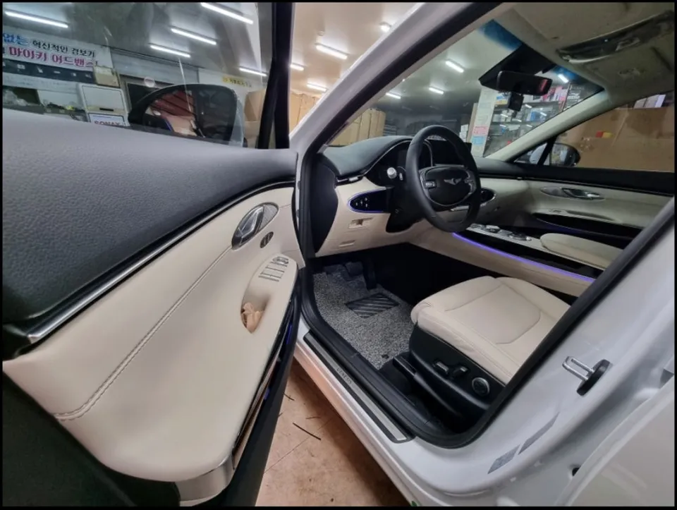 Genesis GV70 ambient lighting - Genesis GV70 Ambient Lighting Review — DMX Acrylic Upgrade photo 6