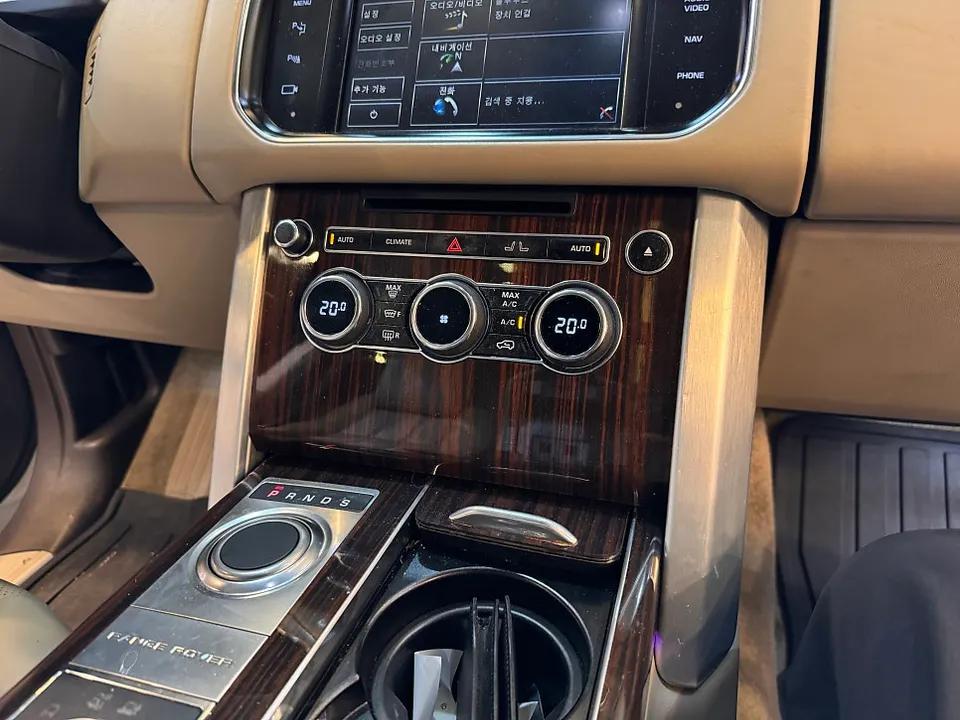 Land Rover Range Rover Sport android head unit - Land Rover Range Rover Sport CarPlay Retrofit Review — Cost photo 3