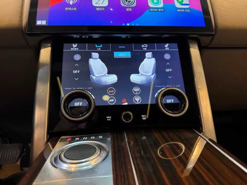 Land Rover Range Rover SportのAndroid Auto・CarPlay取付事例 施工写真 1-2