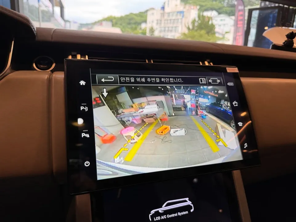 Land Rover Range Rover SportのAndroid Auto・CarPlay取付事例 施工写真 1-3