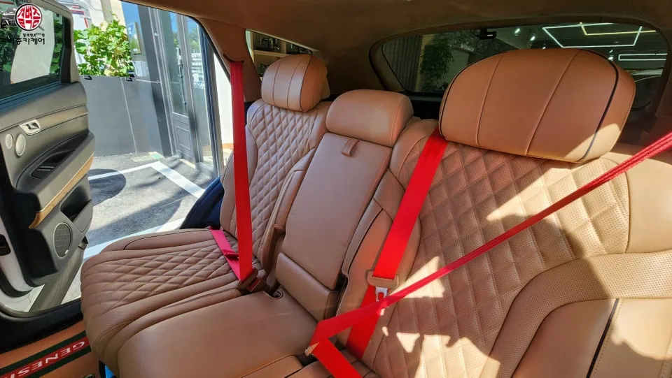 Genesis GV80 interior customization - Genesis GV80 Interior Customization Installation Review — Cost photo 5