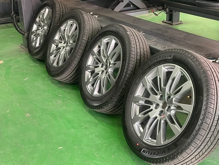 Ford Explorerのホイールリペア・塗装事例 施工写真 4-2