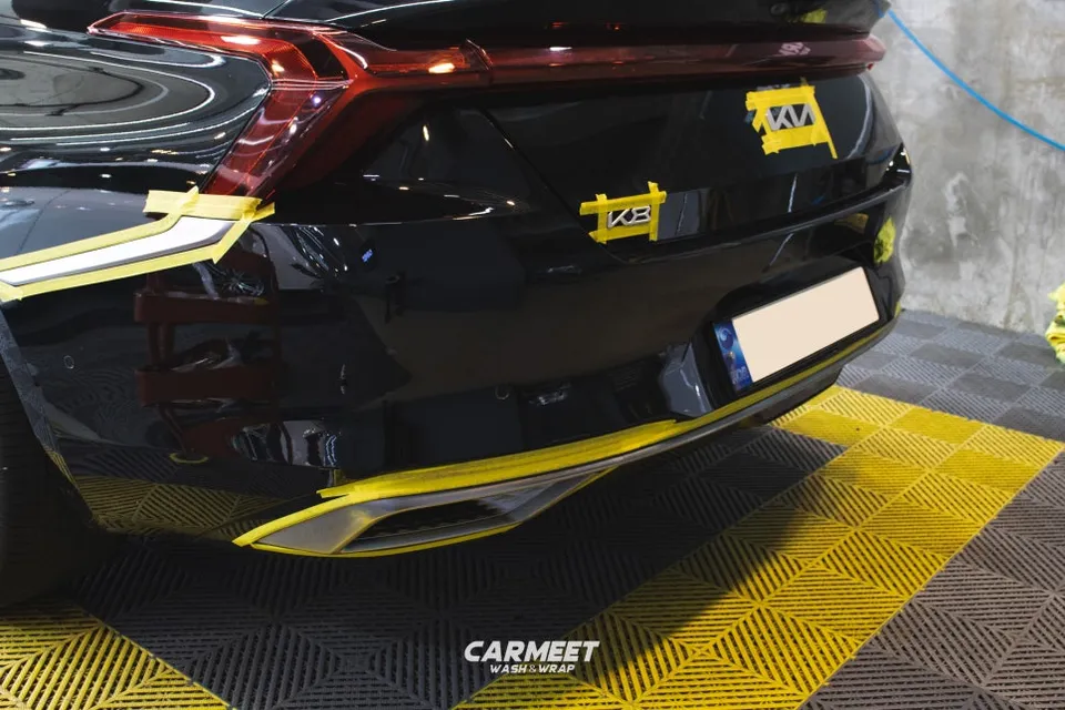 Kia K8のカーラッピング事例|クロームパーツをブラック化 施工写真 2-3