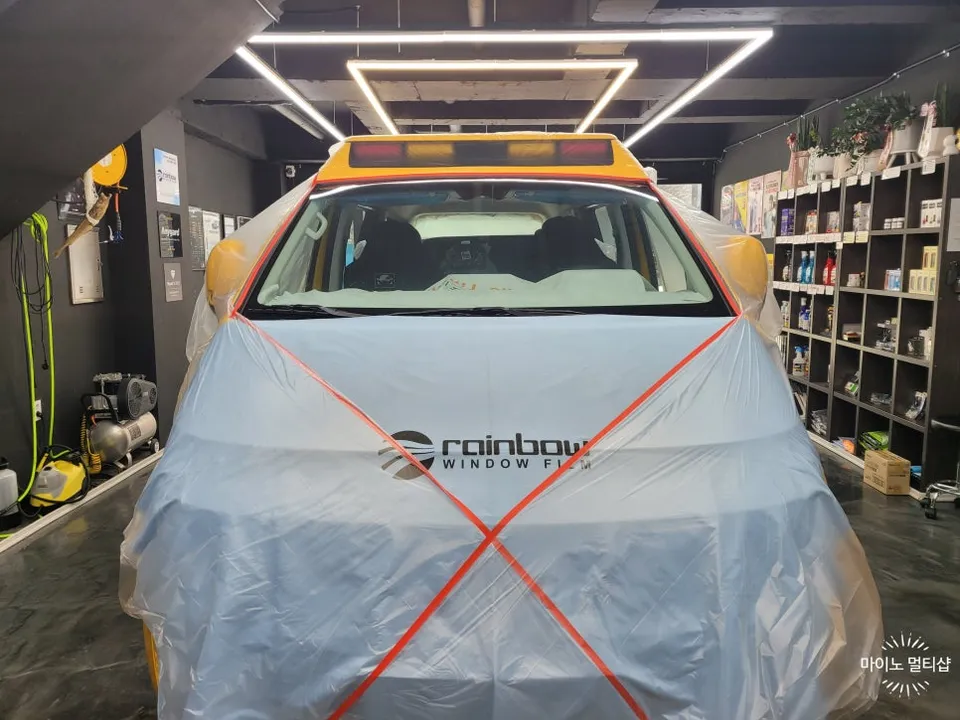 Hyundai Stariaのカーフィルム施工事例｜費用目安・仕上がり 施工写真 1-2