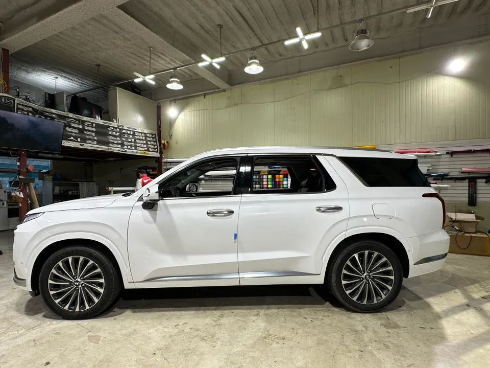 Hyundai Palisadeのカーラッピング事例｜費用目安・仕上がり 施工写真 3-1