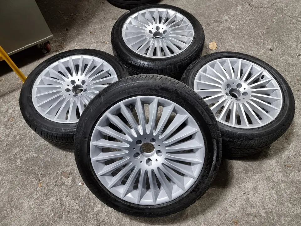 Mercedes-Benz S-Classのホイールリペア・塗装事例 施工写真 2-1