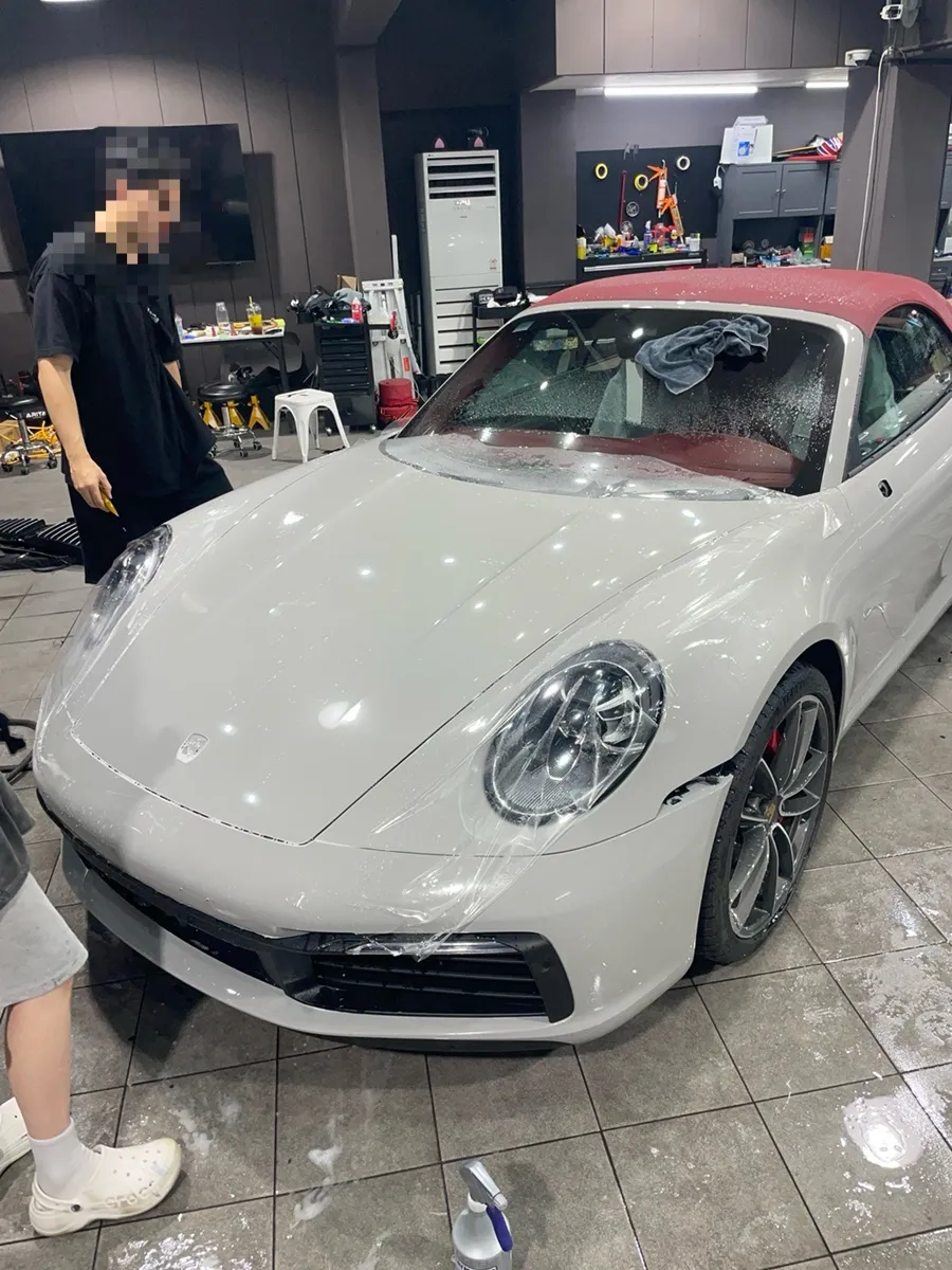 ポルシェ 911 992 PPF施工事例:費用目安と仕上がり 施工写真 3-1