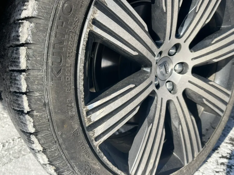 Volvo XC90 wheel repair - Volvo XC90 Wheel Repair & Painting Review: Diamond Cut Restoratio photo 4