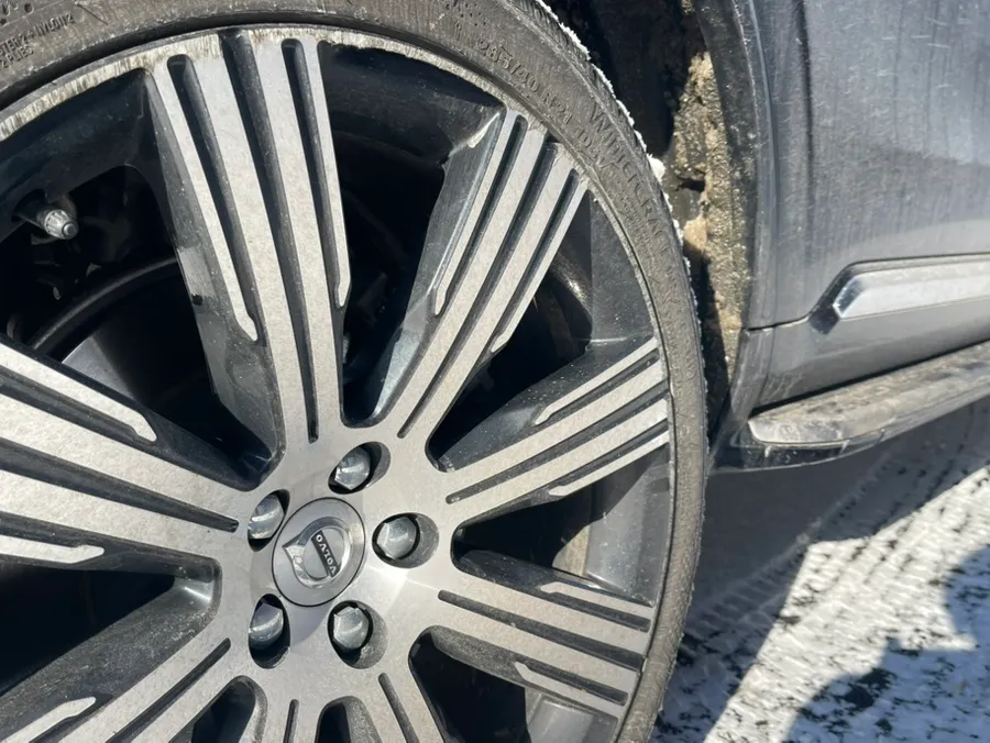 Volvo XC90 wheel repair - Volvo XC90 Wheel Repair & Painting Review: Diamond Cut Restoratio photo 6