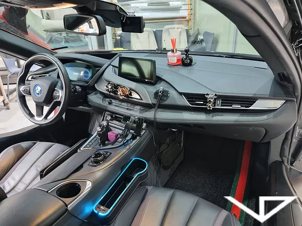 BMW i8 interior customization - BMW i8 Interior Customization Review — Ivory Upgrade photo 4