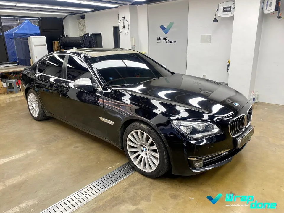 BMW 7 Seriesのカーラッピング事例｜費用目安・仕上がり 写真