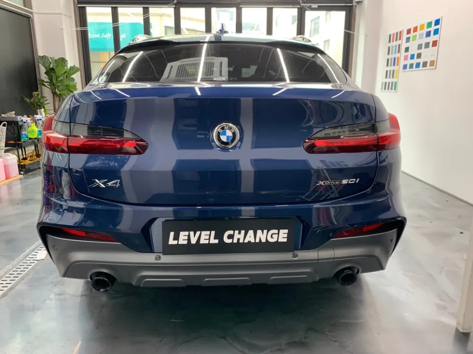 BMW X4 vinyl wrap - BMW X4 Vinyl Wrap Review: Chrome Delete for Lower Trim photo 3
