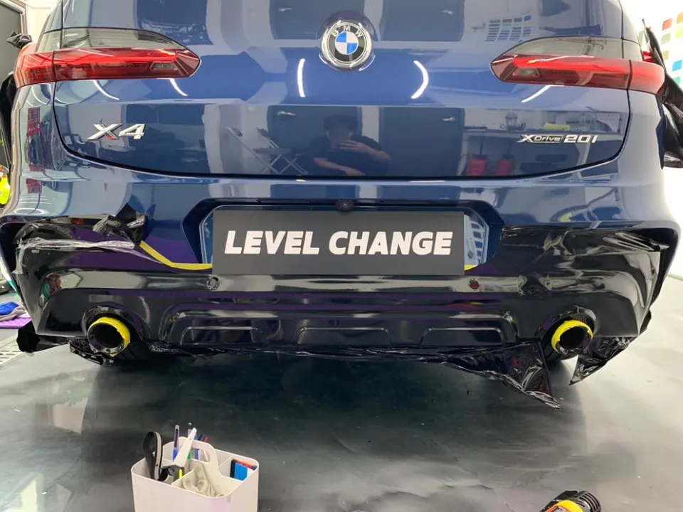 BMW X4 vinyl wrap - BMW X4 Vinyl Wrap Review: Chrome Delete for Lower Trim photo 4