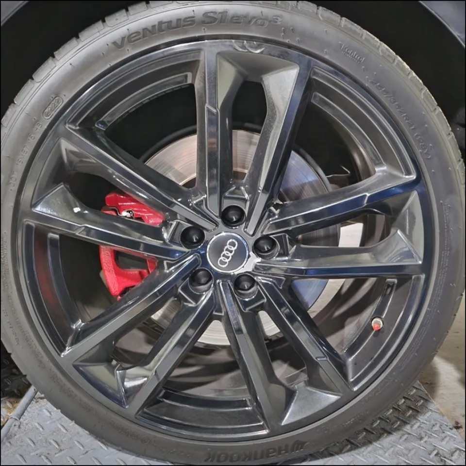 Audi RS5 wheel repair - Audi RS5 Wheel Refinishing Review — Matte Black Powder Coat photo 3