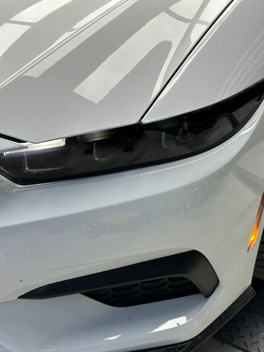 Ford MustangのヘッドライトPPF施工事例|スモークフィルム 施工写真 1-2