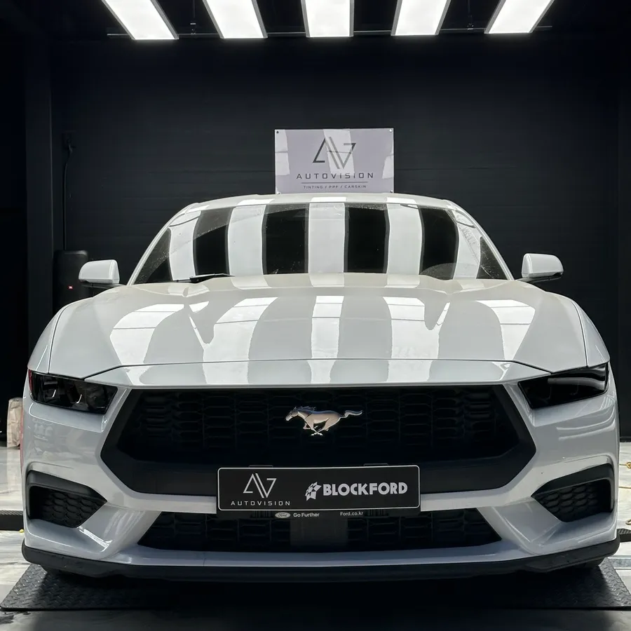 Ford MustangのヘッドライトPPF施工事例|スモークフィルム 施工写真 2-3