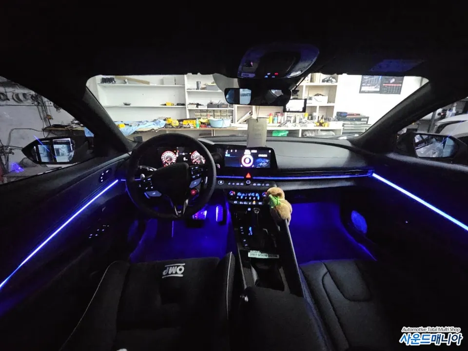 Hyundai Elantra CN7 ambient lighting - Hyundai Elantra CN7 Ambient Lighting Review — Under $40 photo 4